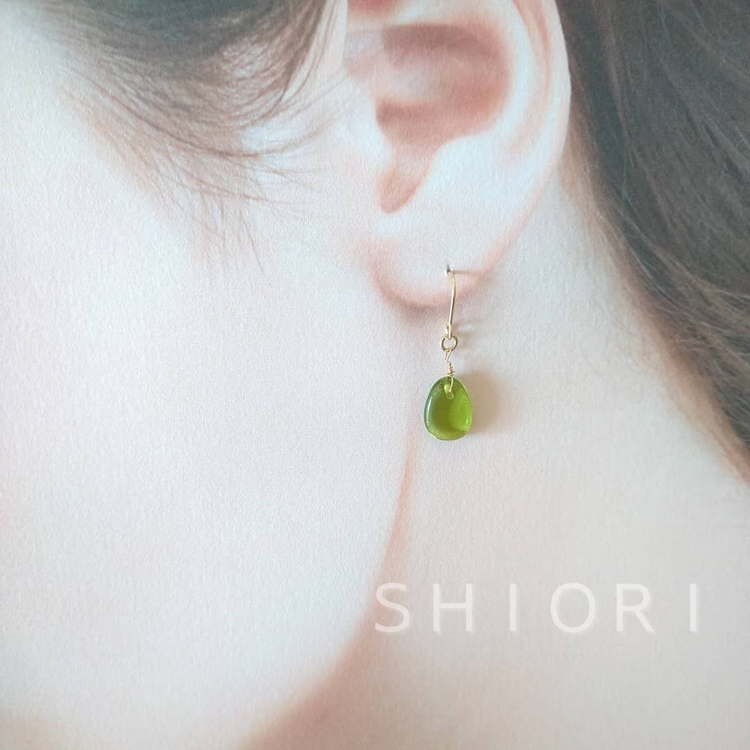 グリーンアンバー（琥珀） 14金gfフープピアス | SHIORI