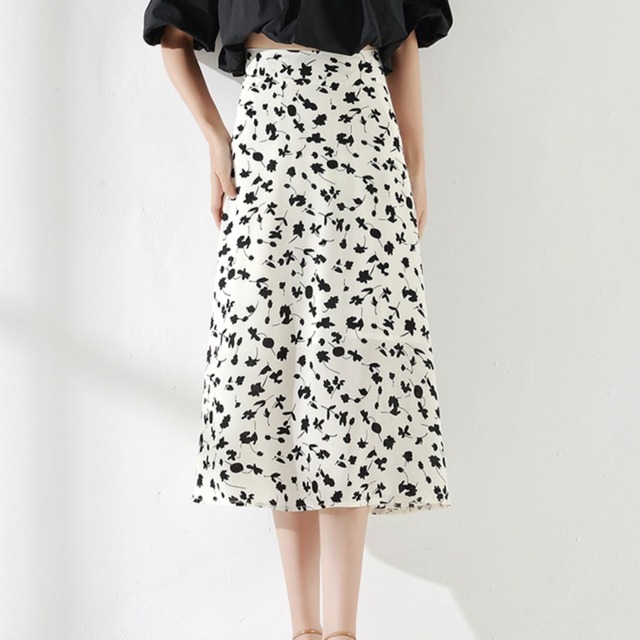 スカート レディース 2色 ミモレ丈 ティアードスカート フレアスカート 花柄スカート XS S M L XL 2XL 大きいサイズ レース 切り替え 花柄 ミモレ丈 Aライン ウエストゴム かわいい 大人可愛い きれいめ フェミニン おしゃれ お洒落 おとな ナチュラル キュート ガーリー 学生 通学 デート お出かけ 女子会 旅行 ホワイト ブラック 春 夏 秋 冬 10代 20代 30代 韓国 韓国系 着回し 普段使い 重ね着 体型カバー コーデ 韓国ファッション フレンチファッション 送料無料