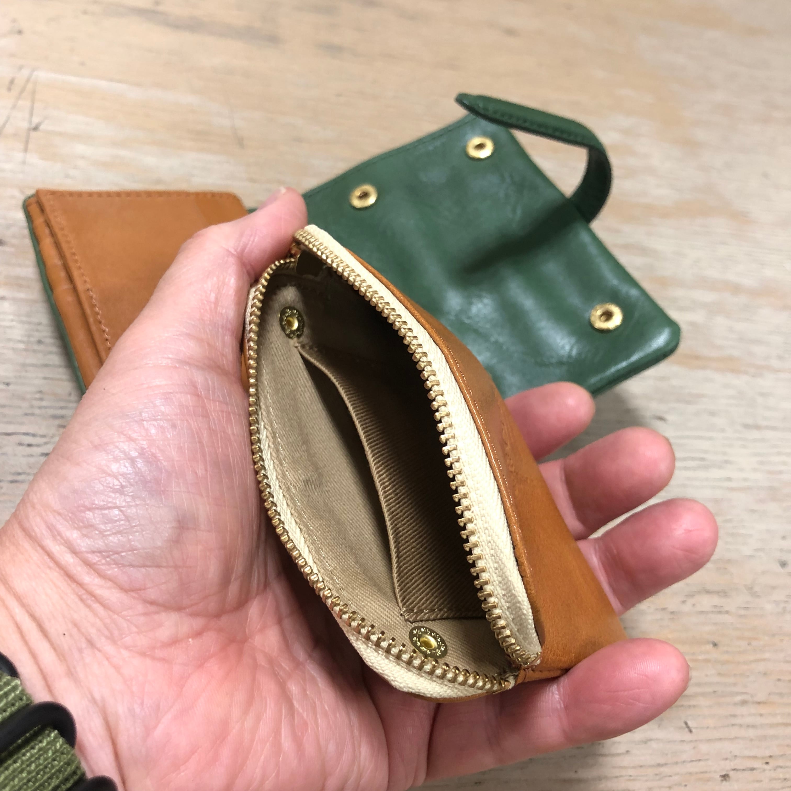 CLEDRAN クレドラン 2つ折り財布 ADORE WALLET M COL グリーン CLEDRAN クレドラン 2つ折り財布 ADORE WALLET M COL グリーン