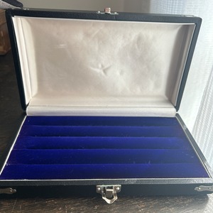 ヴィンテージ リングコレクションケースC  中型　やや太めリング用