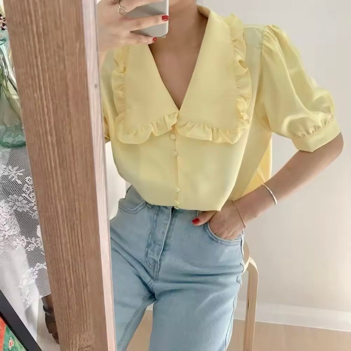 ビッグカラーフリルショートスリーブブラウス