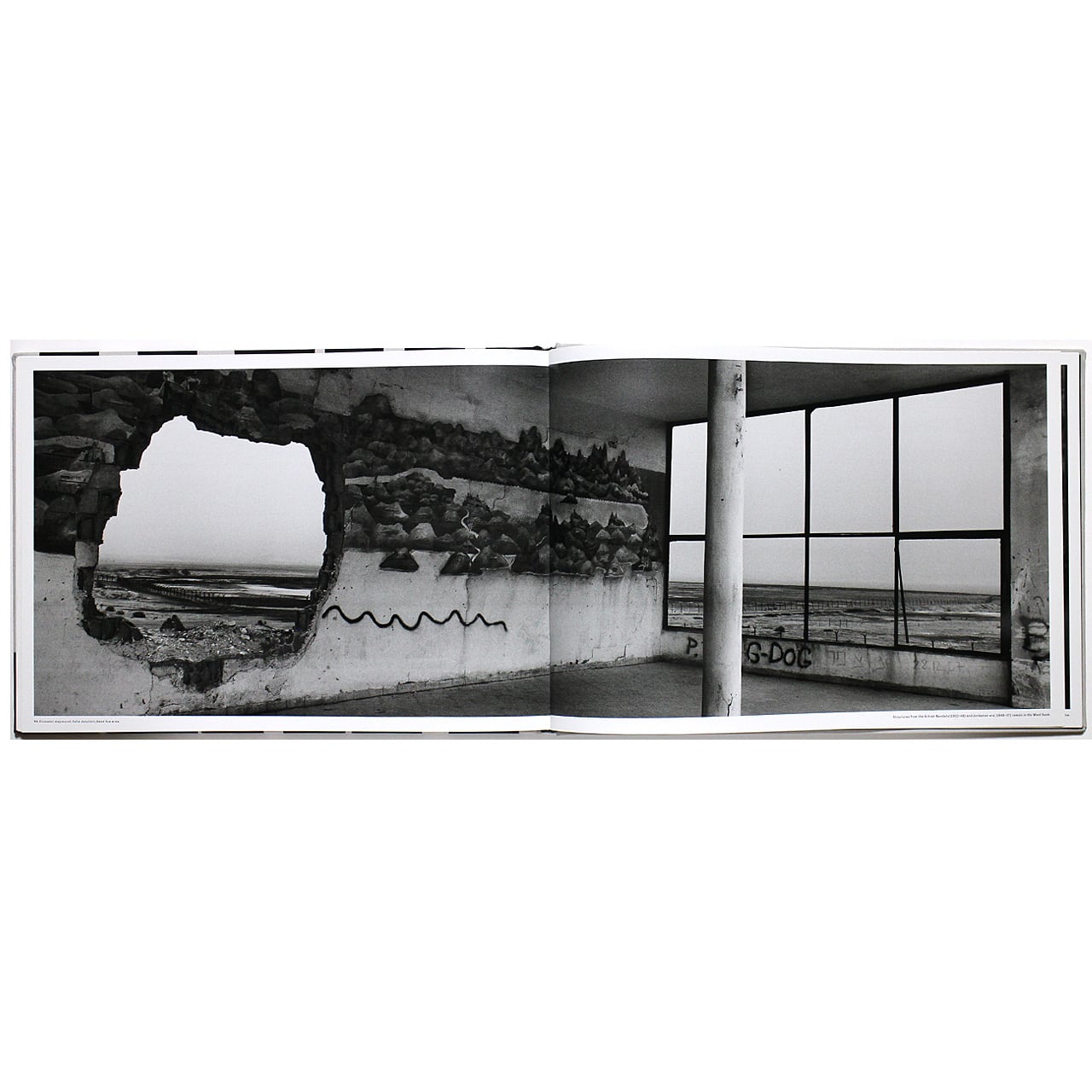 【Josef Koudelka: Wall】ジョセフ・クーデルカ　新品未開封品 Josef Koudelka: Wall ジョセフ・クーデルカ：壁 | OTOGUSU Shop