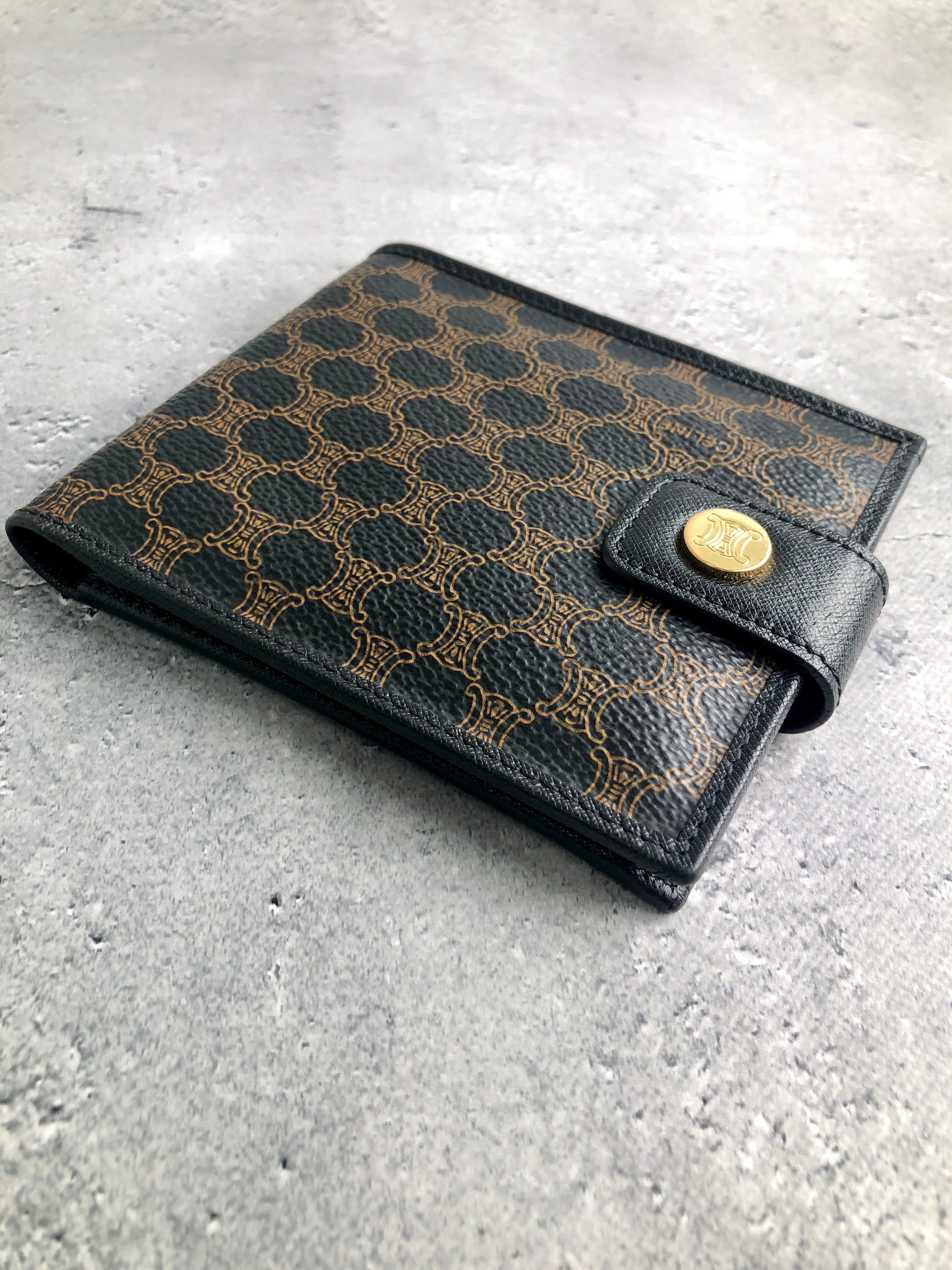 【ほぼ未使用】セリーヌ マカダム ブラゾン レザー 二つ折り 財布 ブラック CELINE セリーヌ マカダム 財布 ブラック ブラゾン PVC レザー 2