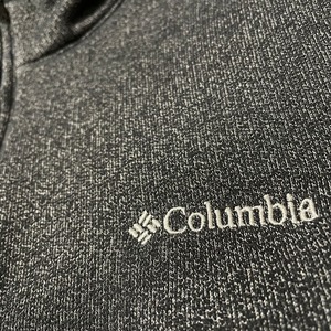 【Columbia】ハーフジップ 刺繍ロゴ ワンポイントロゴ スウェット プルオーバー 2XL ビッグシルエット アウトドア コロンビア フリース US古着