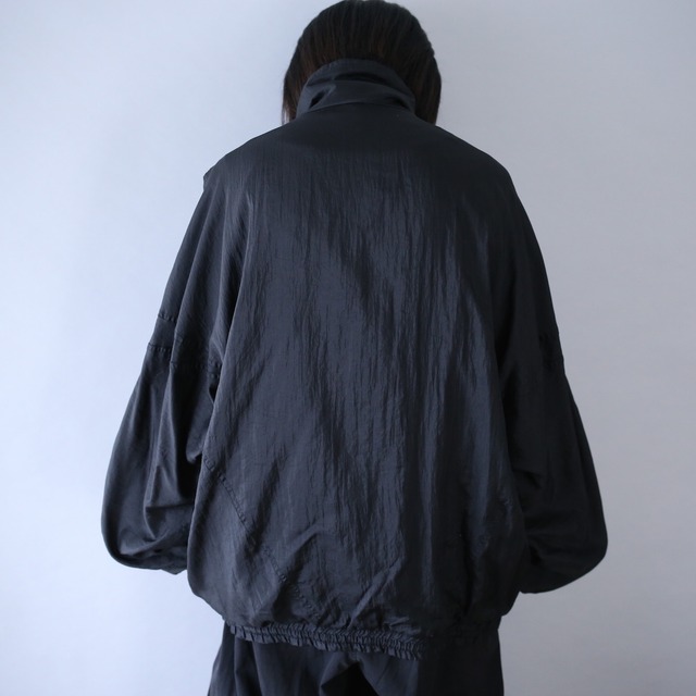 black base good coloring loose silhouette half-zip high-neck nylon pullover