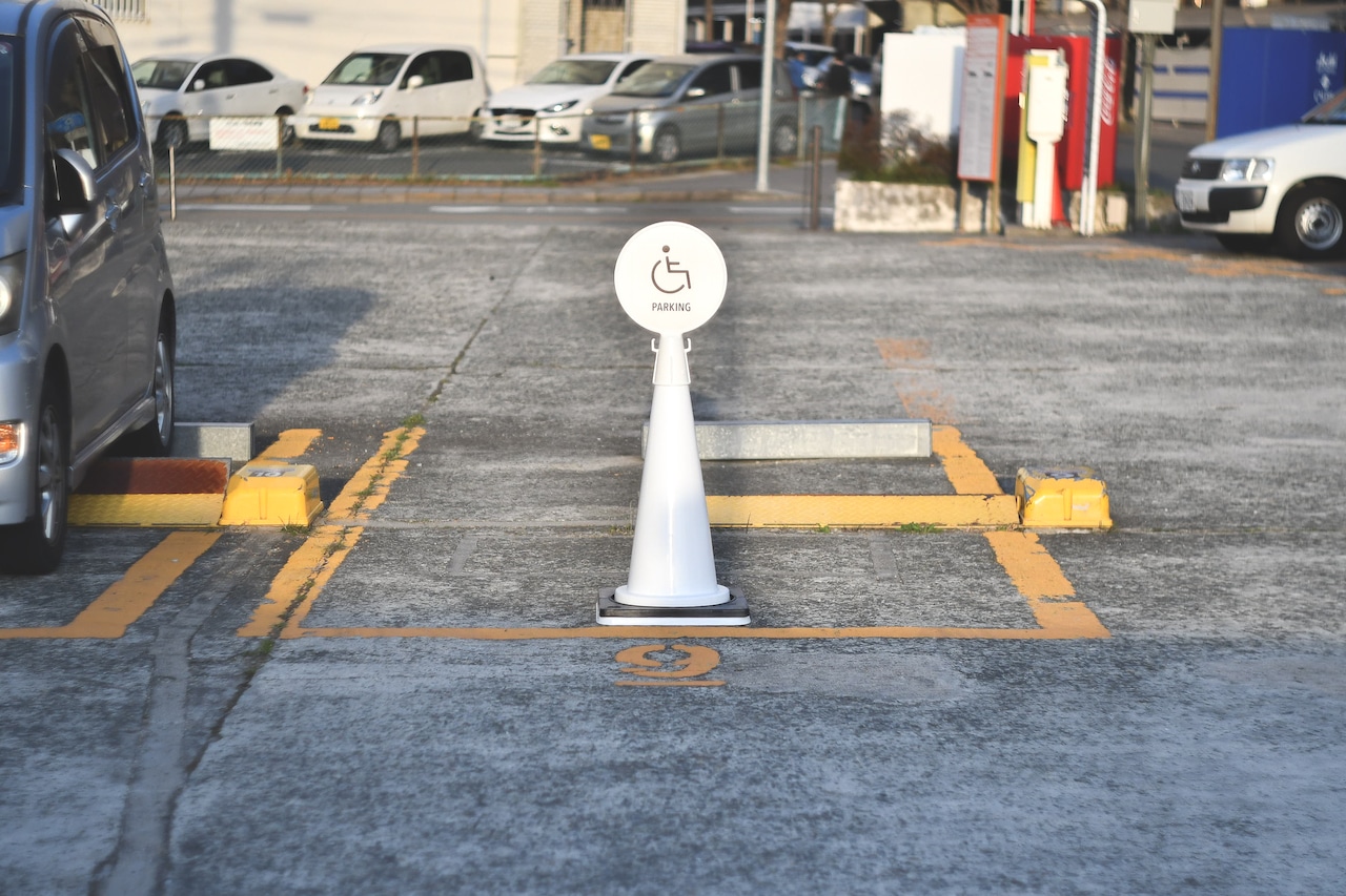 「車椅子専用駐車場」PREFAB SIGN