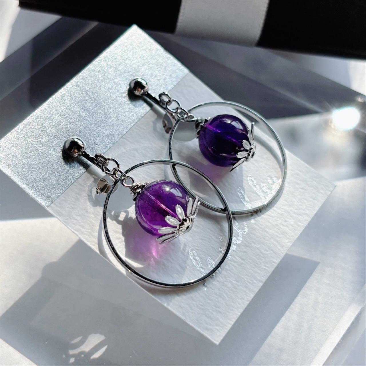 天然石とリングの揺れイヤリング アメジスト ゴールド/シルバー
