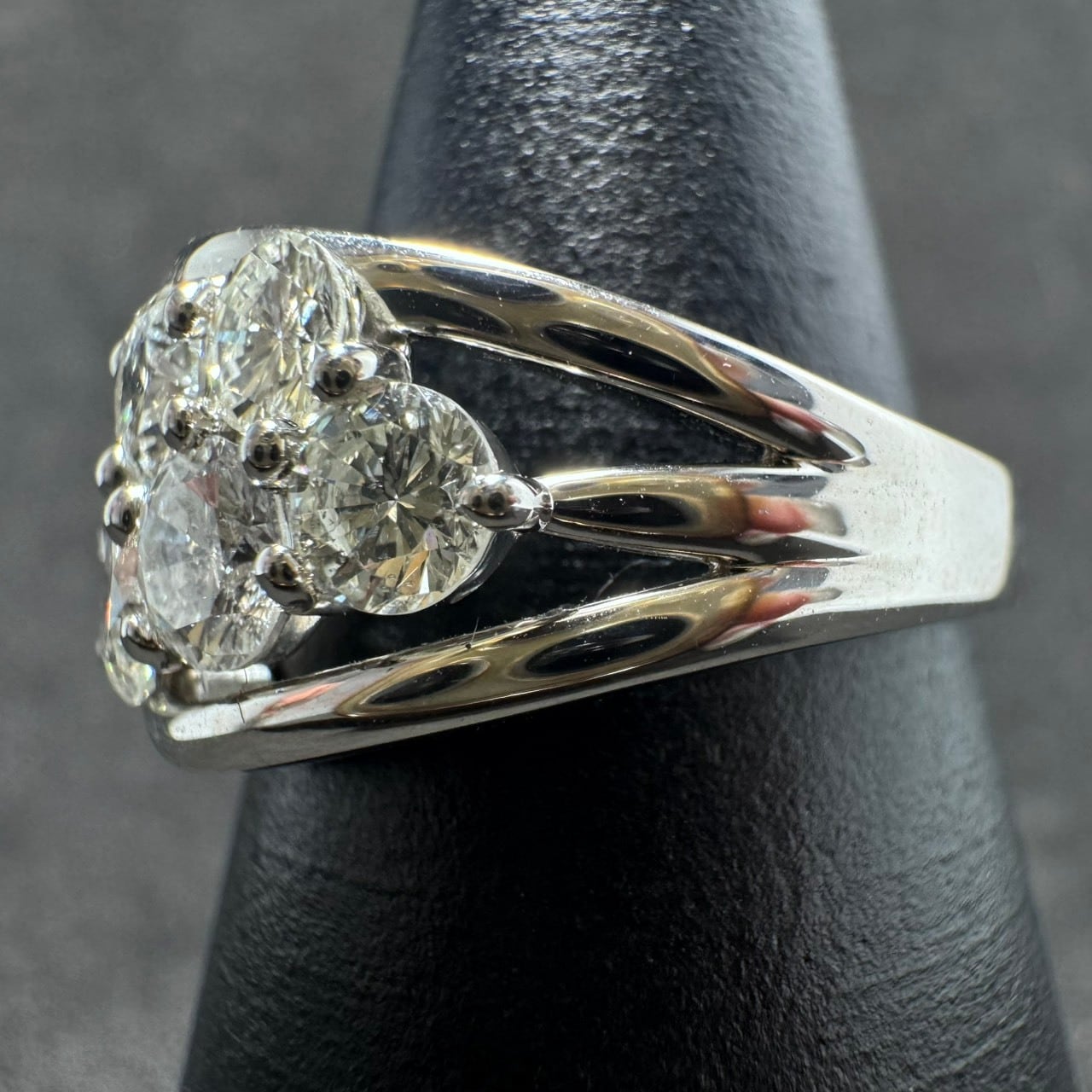 Pt900 2.237ct ダイヤモンド クラスター リング | カオキ | 日本最大級
