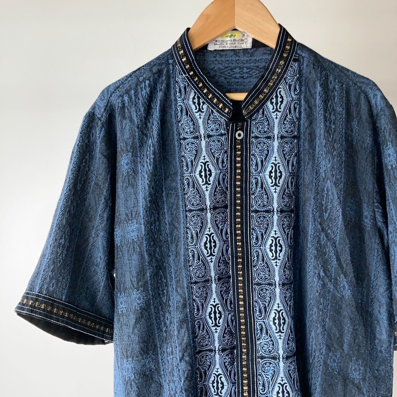 インドネシア民族柄 刺繍 S/Sシャツ【0611A67】 | 【公式】Thrift