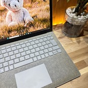 準美品《Surfaceシリーズ》大人気タッチパネル式PC【Microsoft Surface Laptop】Core i5 第7世代 メモリ4GB SSD128GB ノートパソコン