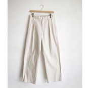 E R A. SUMMER GABARDINE CLASSIC PANTS