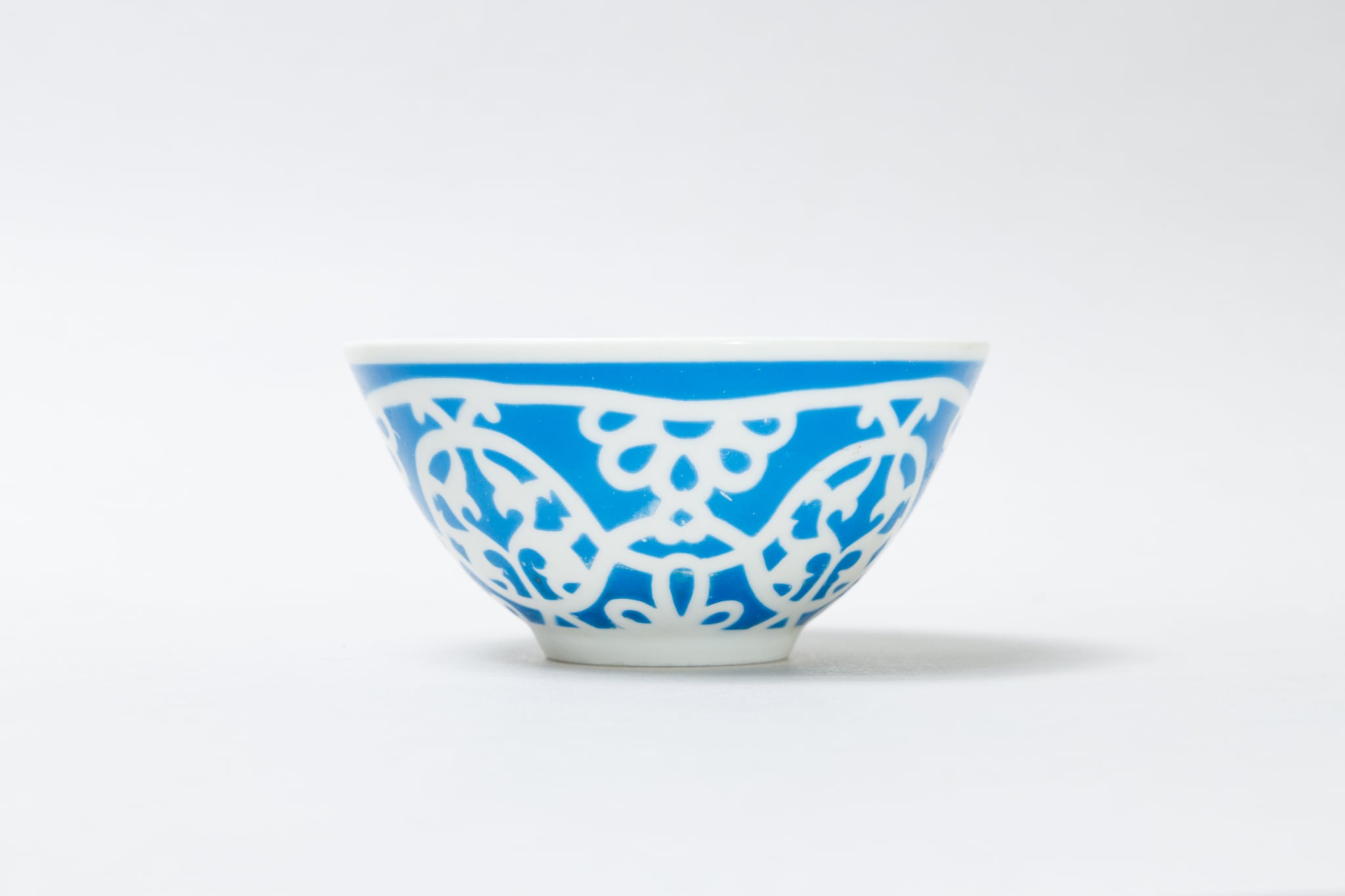 ヴィンテージ白ブルー綿花柄カップ ピエルヴァマイスキー磁器工場 旧ソ連 0506