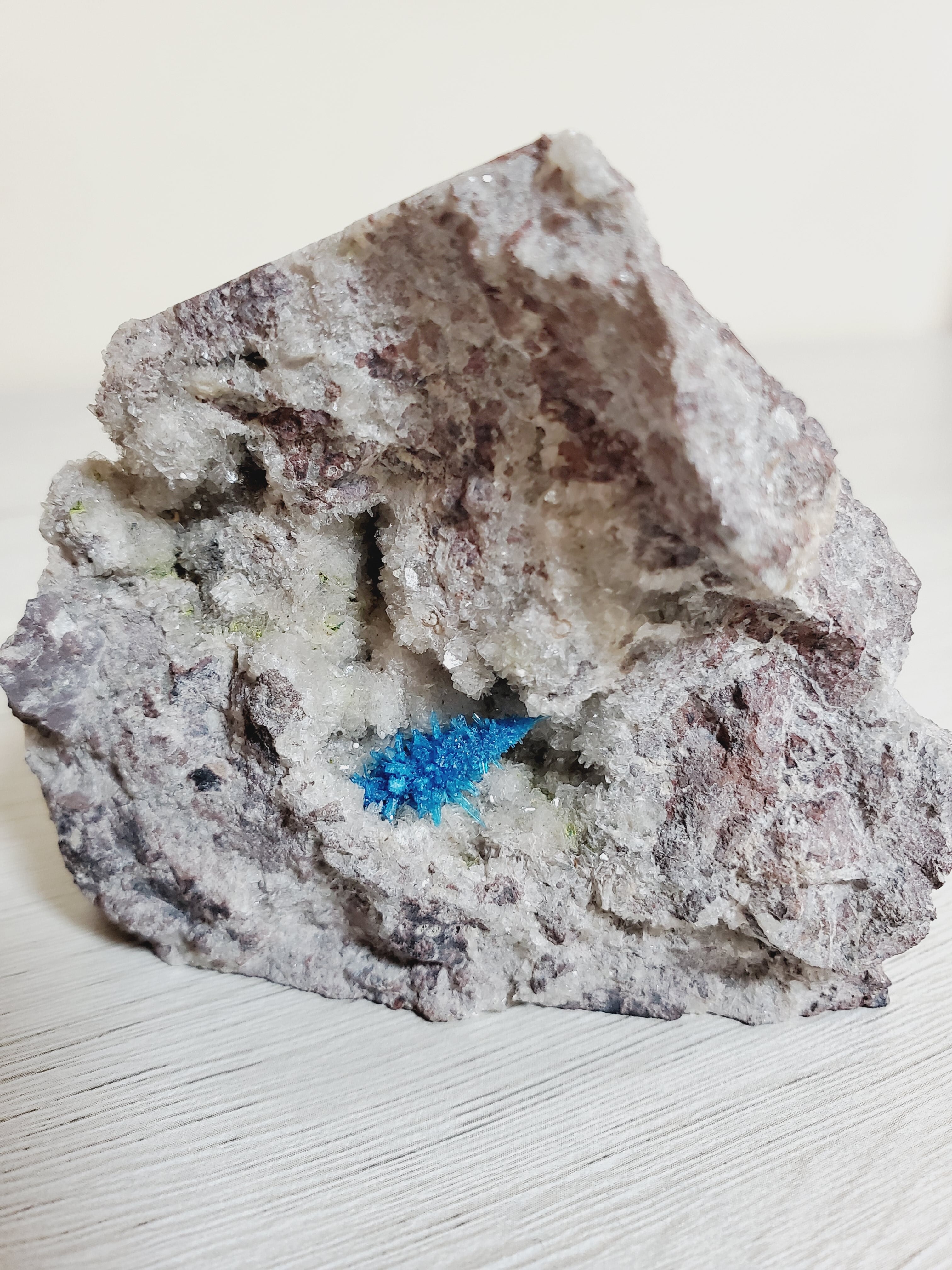 【K-132】フローライト　蛍石　水晶　パイライト　原石　鉱物標本　共生鉱物