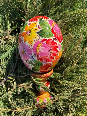 ペトリキウカ塗り　ダチョウの卵　プィサンカ・スタンド付き（イースター・エッグ） 20cm（Homenko作） Ostrich egg with wooden stand