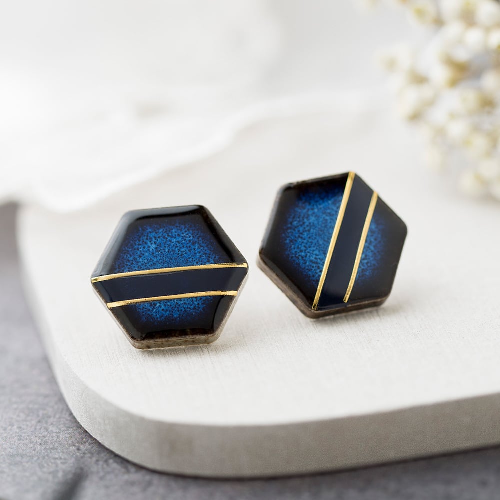 *六角形のピアス*【No.東雲の月】 藍（あい）×六角形 | MIKELO（ミケロ）｜陶器アクセサリー