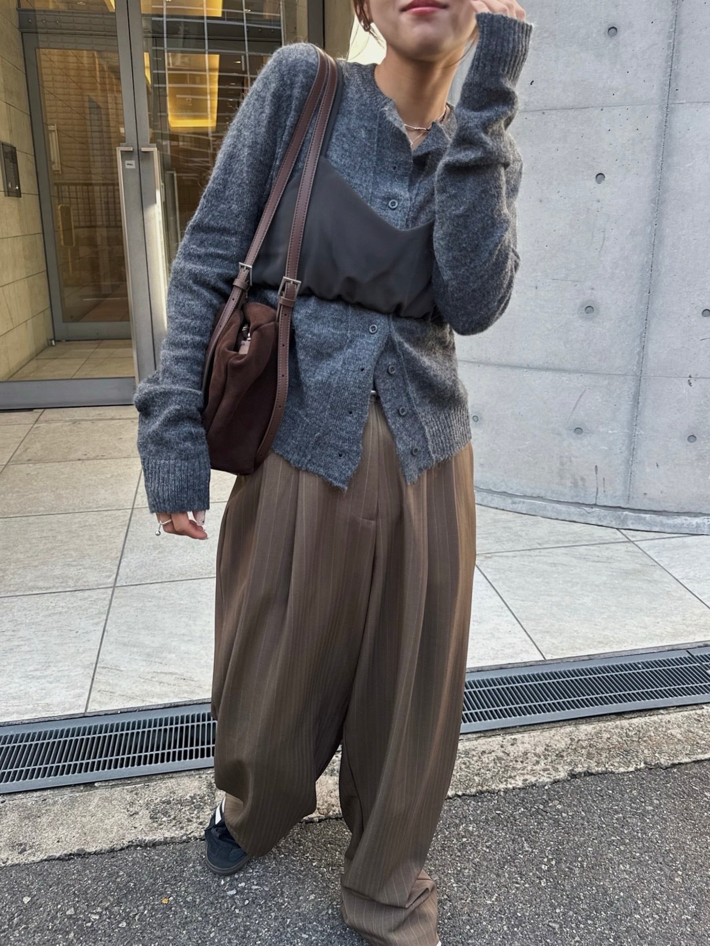 tapered tuck stripe trousers | nananamoe