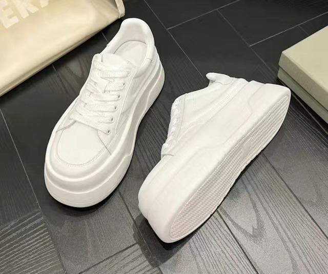 厚底スニーカー