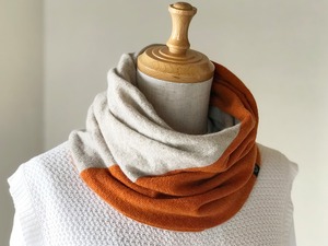 温度を纏う 純カシミヤのふわふわBi-colorねじりスヌード  オレンジ/杢ベージュ