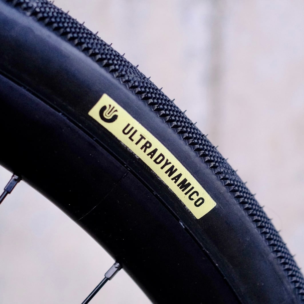 ULTRADYNAMICO】CAVA ROBUSTO TIRE (BK) | Humhumhug Online Shop