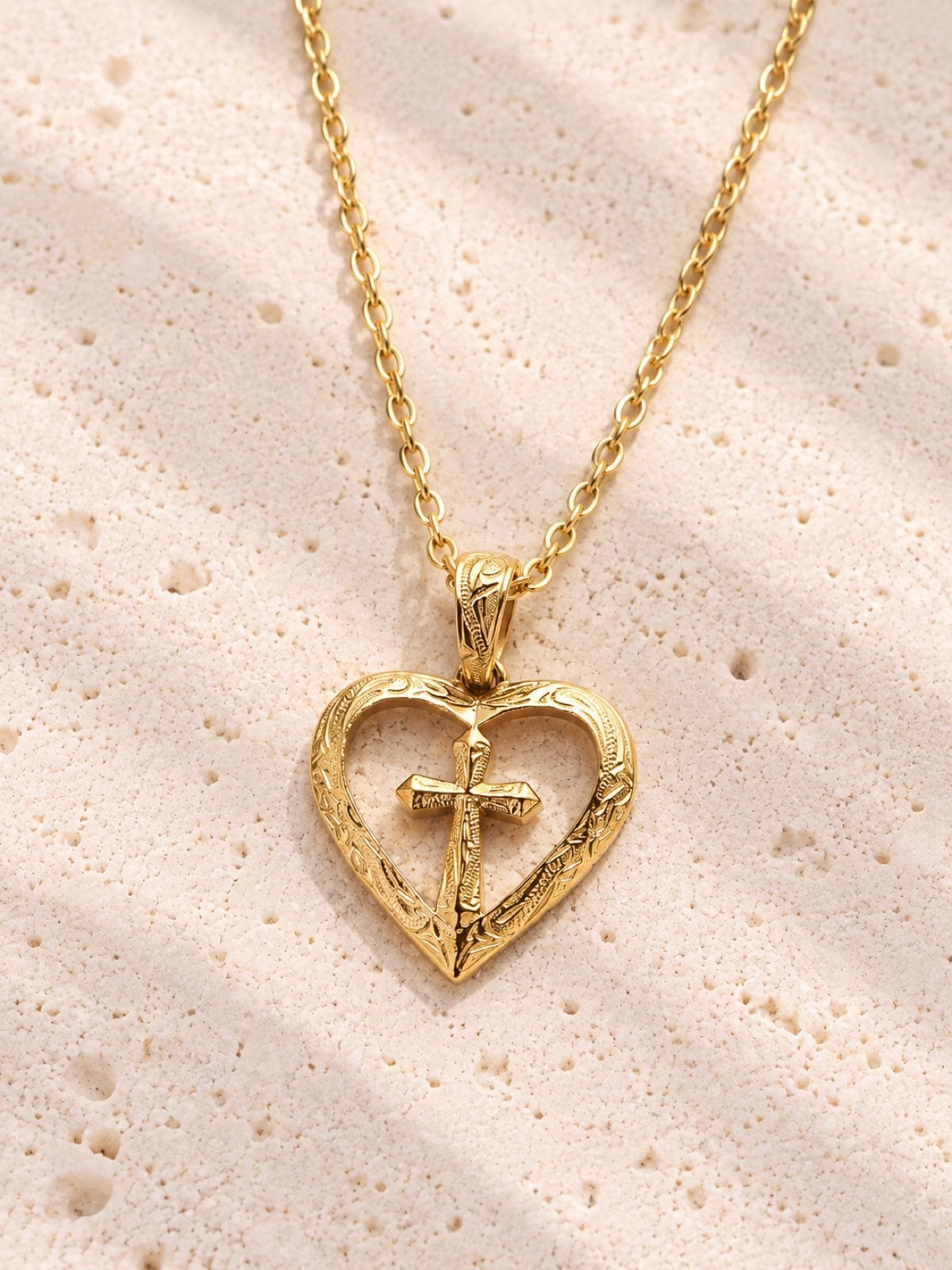 316L hawaiian cross in heart necklace #n43 | rani