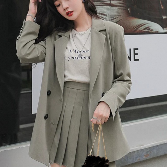 【送料無料】 テーラードジャケット 2色 アウター 羽織り ロング 長袖 Vネック フレア Aライン ボタン ブラック 大人カラー かわいい 大人可愛い 綺麗 シンプル カジュアル 大人 上品 おしゃれ お洒落 大人女子 こなれ感 エレガント コンサバ 定番アイテム 体型カバー 無地 春 秋 女性 レディース ママ 30代 40代 OL 通勤 デート お出かけ 女子会 お呼ばれ お茶会 授業参観 休日 アウトドア 着回し 普段使い ファッション スタイル 楽ちん 着痩せ オーバーシルエット 垢抜け