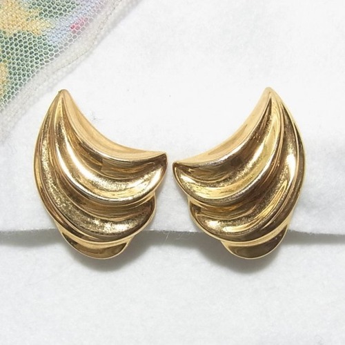 ゴールドトーンのメタルイヤリング　アクセサリーのセール通販  10545E