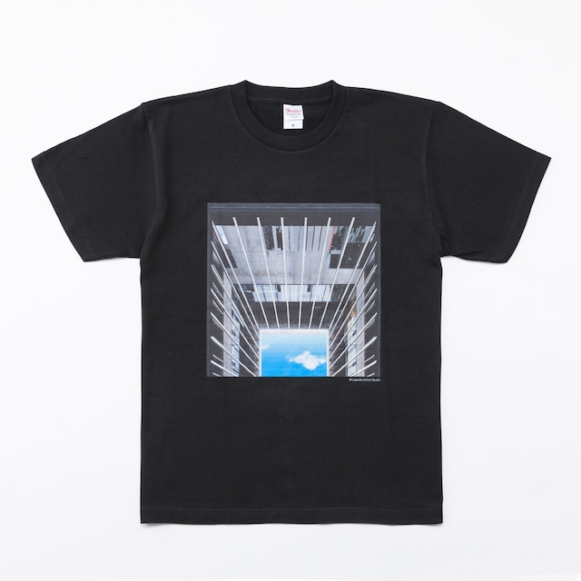 Tシャツ（黒）〈レアンドロ・エルリッヒ 　 Palimpsest：空の池〉/T-shirt (black)〈Leandro Erlich　Palimpsest: pond of sky〉