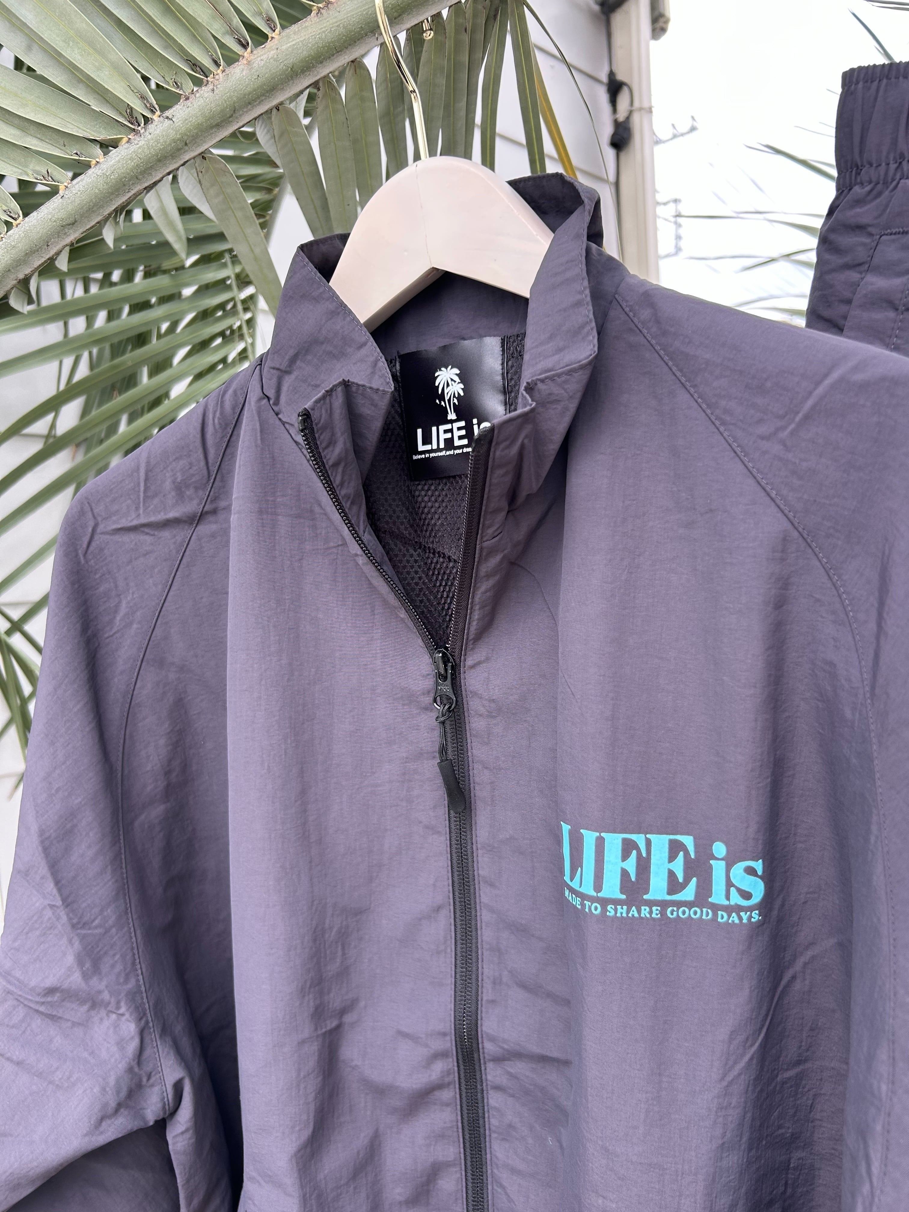 LIFEis 9th anniversary ナイロンセットアップパンツ ￥11,000(12,100)