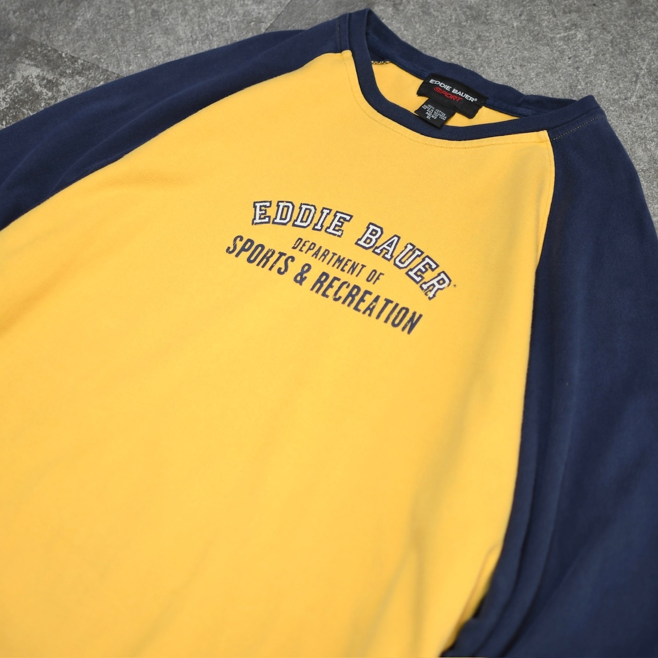 Eddie Bauer sports raglan sleeve tee