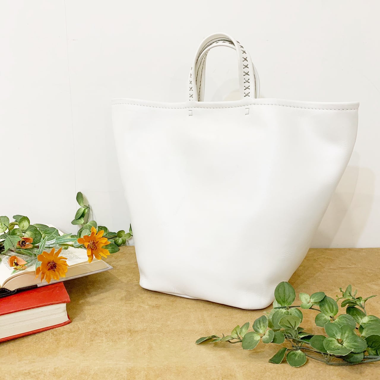 牛革 クロスステッチビッグトートバッグ White 牛革 本革 トートバッグ 大きめ 大容量 軽い M8043 Rayzcloset Online Shop