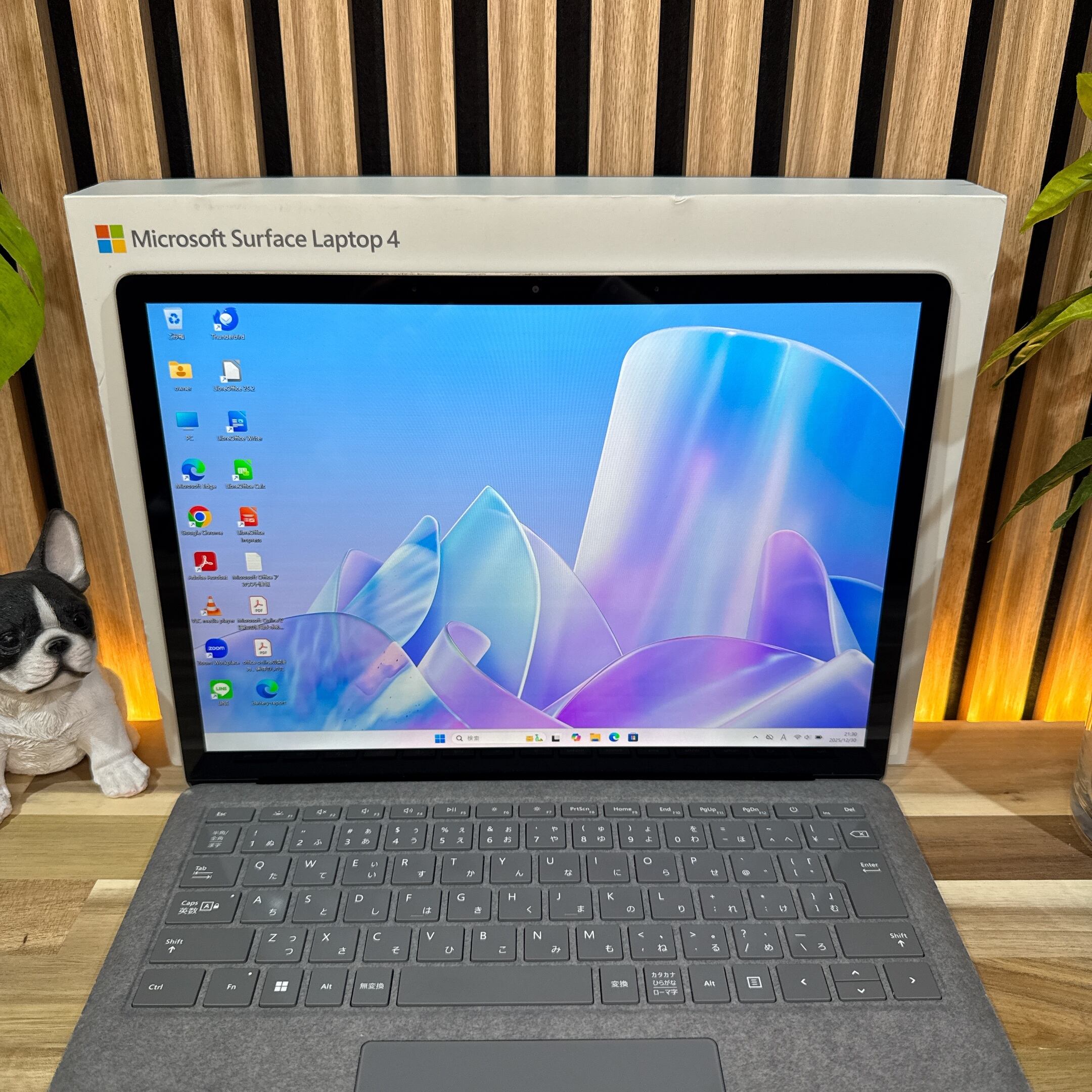 大人気‼️Surface Laptop 4☘️タッチパネル式☘️最新ノート