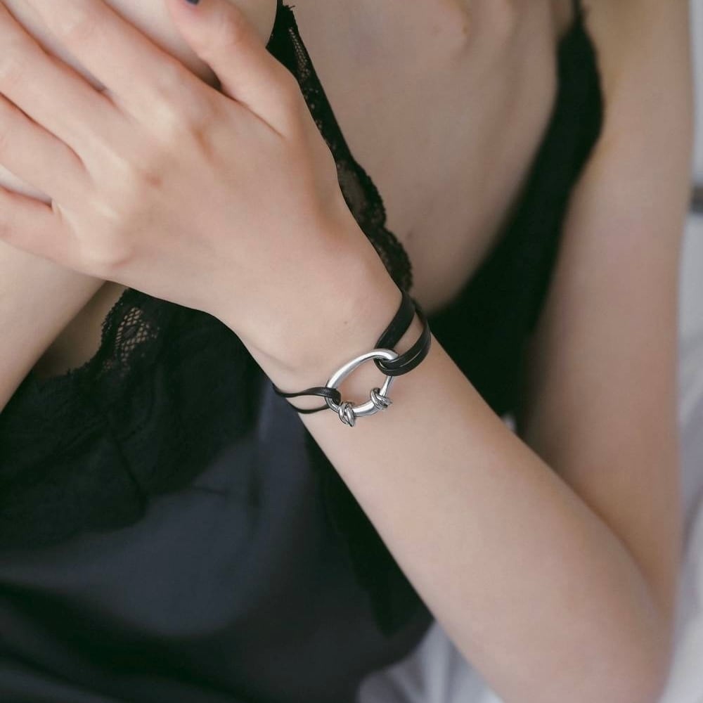 anuke 】Metal x Leather Bracelet | valance 福井｜レディース