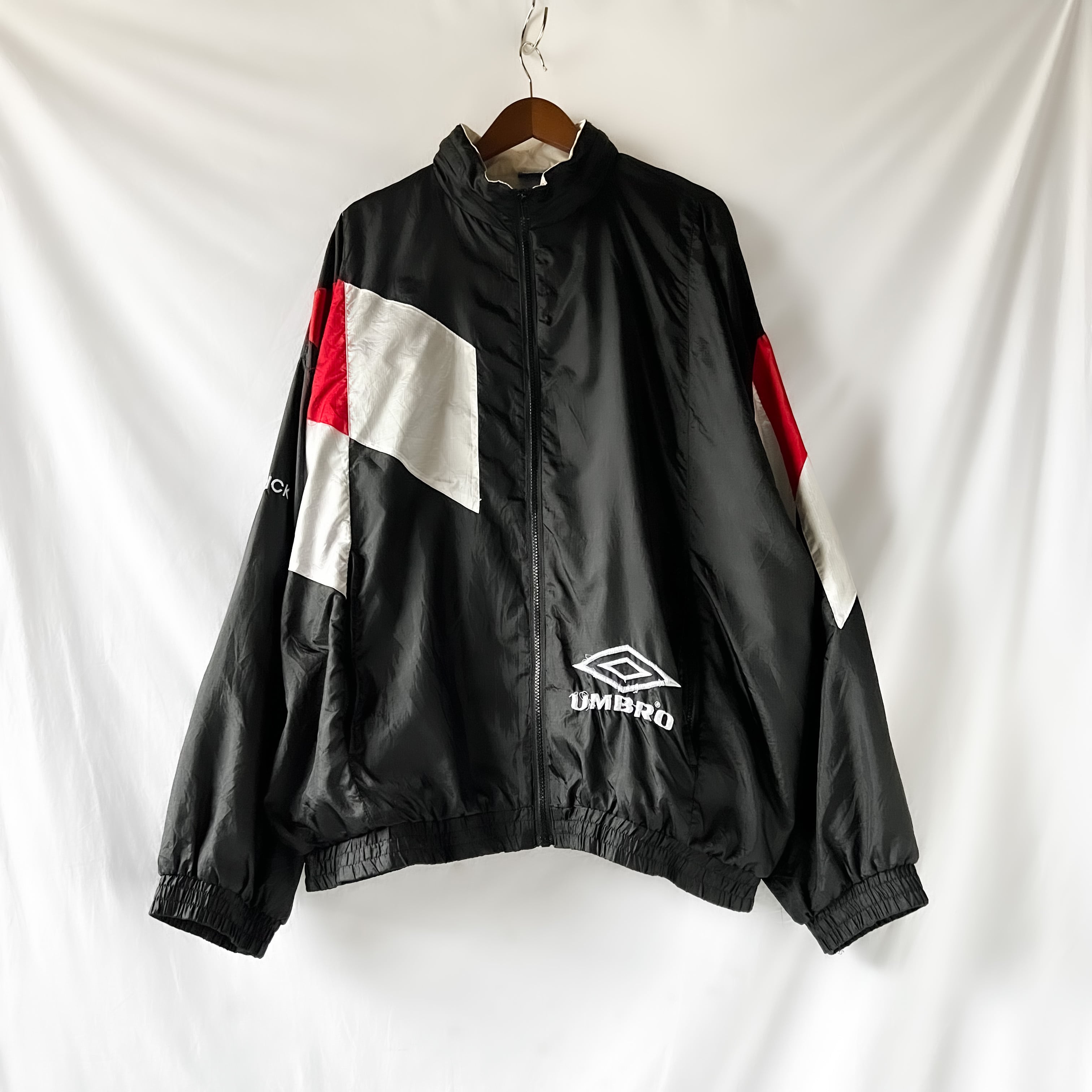 専用　90s “UMBRO” black nylon jacket 90年代 アンブロ 青タグ ナイロンジャケット