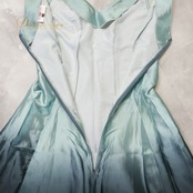 フラダンス 衣装 ワンピース ドレス ブラック系 フラドリーム ノースリーブ フラ ダンス 光沢 高級感 グラデーション 無地 華やか 上品 Hula Dream ハワイアン アロハ かわいい 落ち着いた色 グリーン系