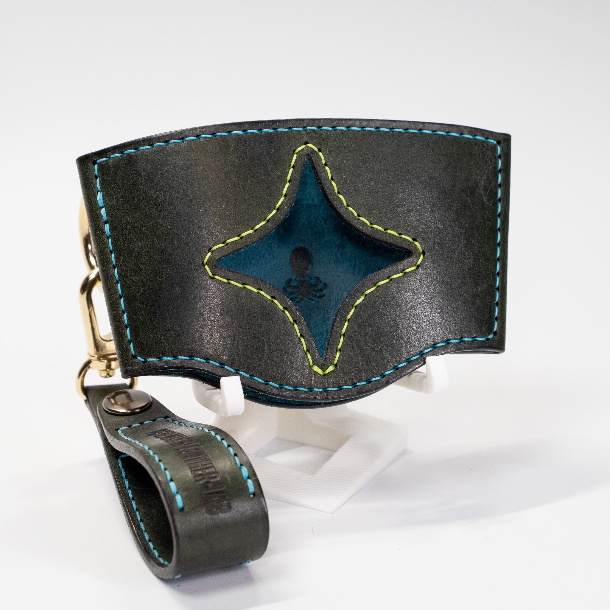 カワイイ”レザーカップスリーブ／“Cawaii” Leather Cup Sleeve