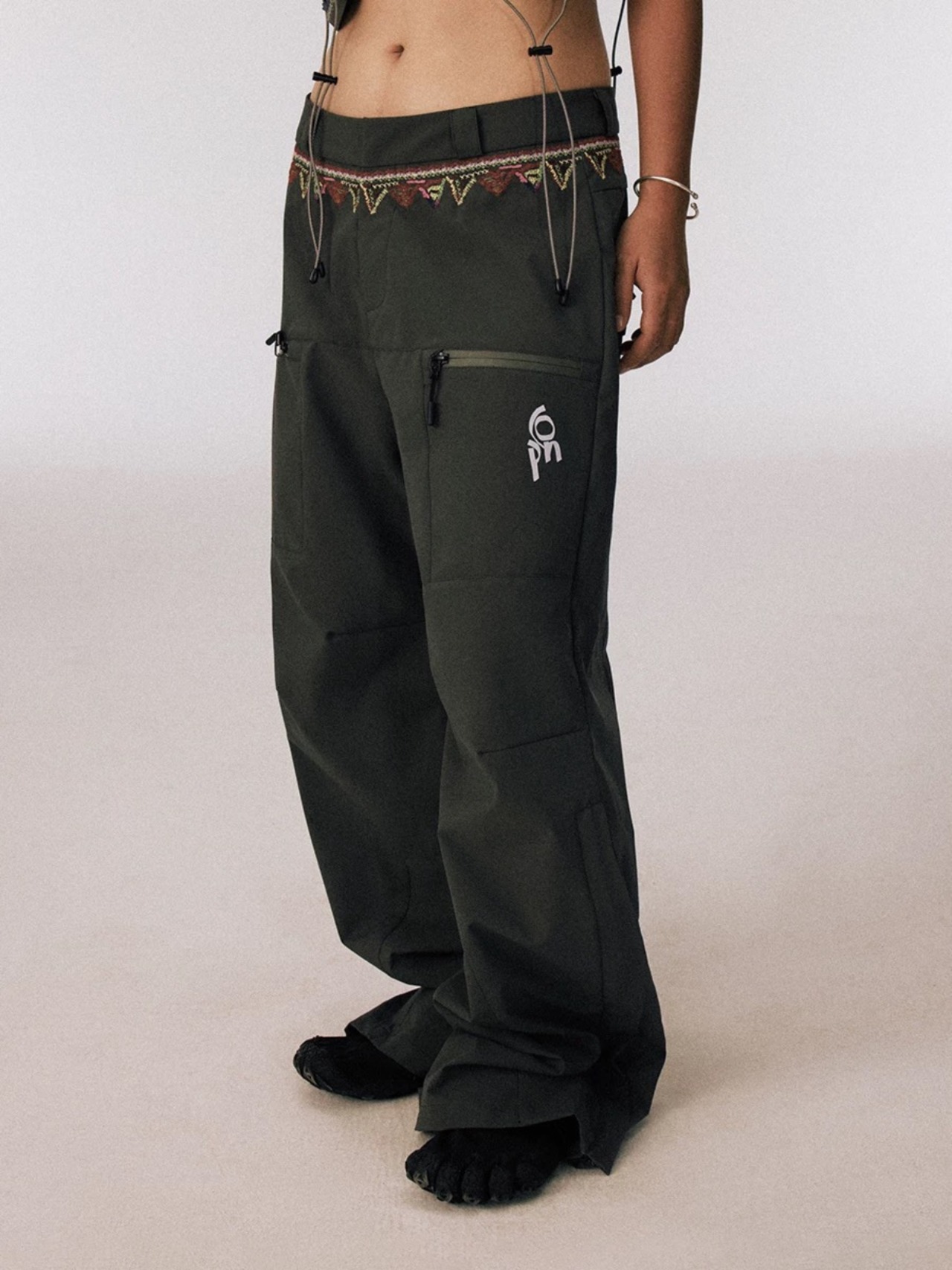 CONP GEOMETRIC EMBROIDERY SNOW PANTS