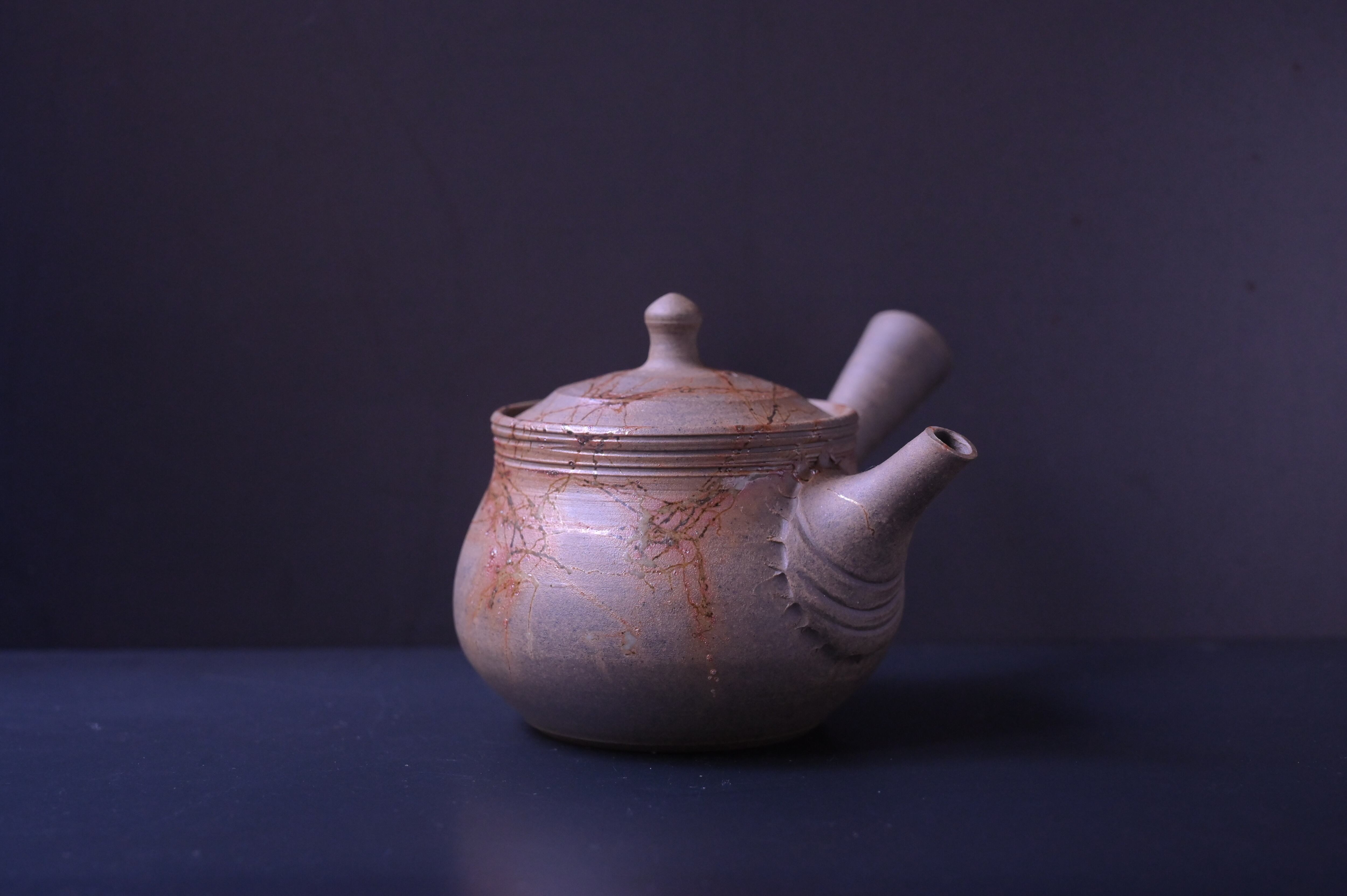 谷川仁 炭化藻がけ茶注 D | 鎌倉倶楽部 茶寮