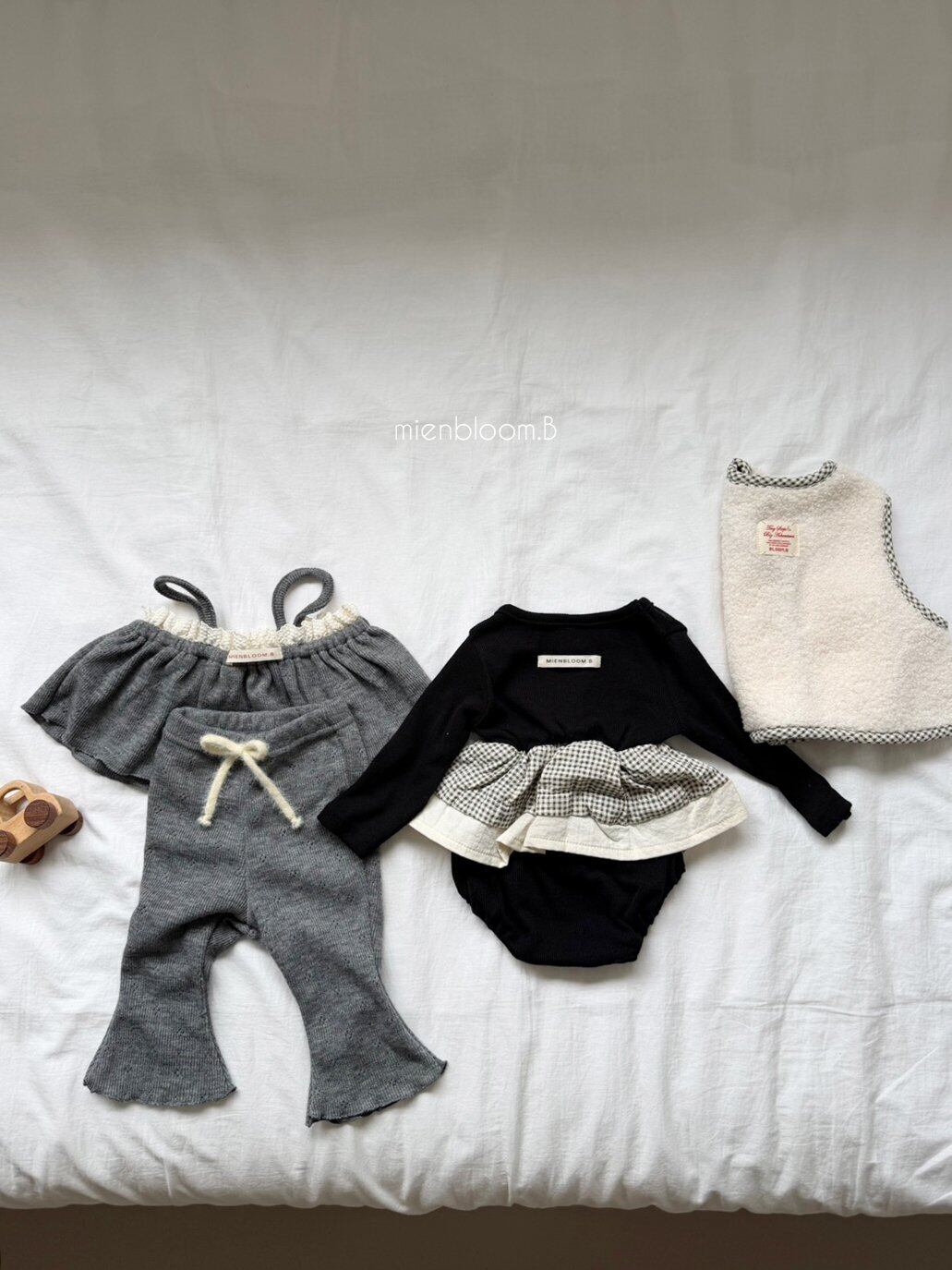 B714【即納】check ribbed rompers