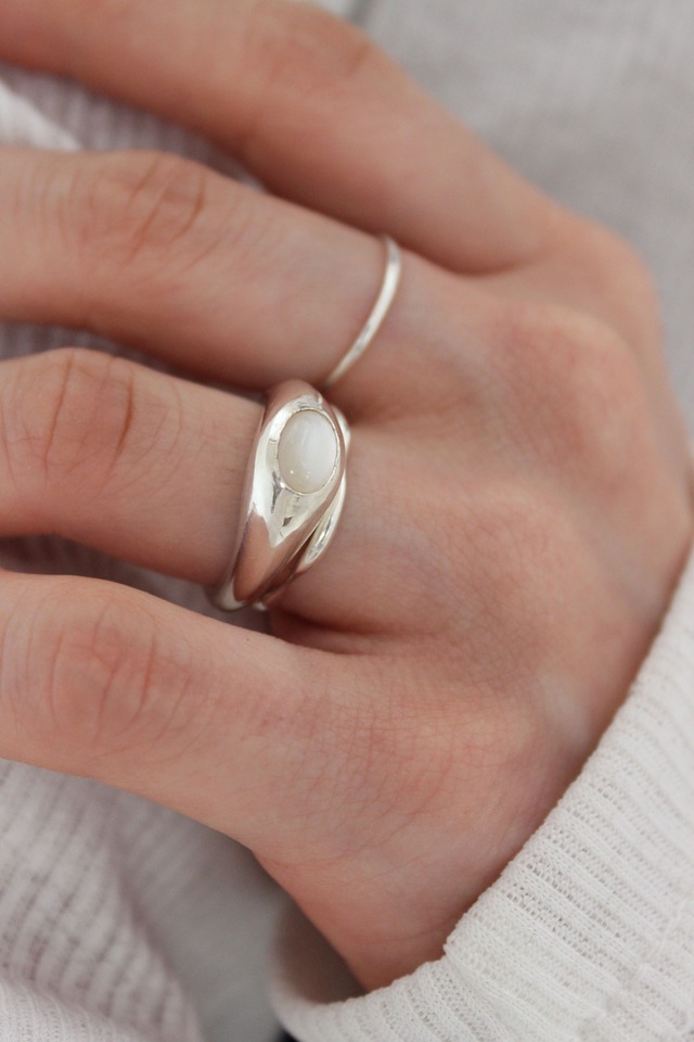 oval stone ring  /  silver