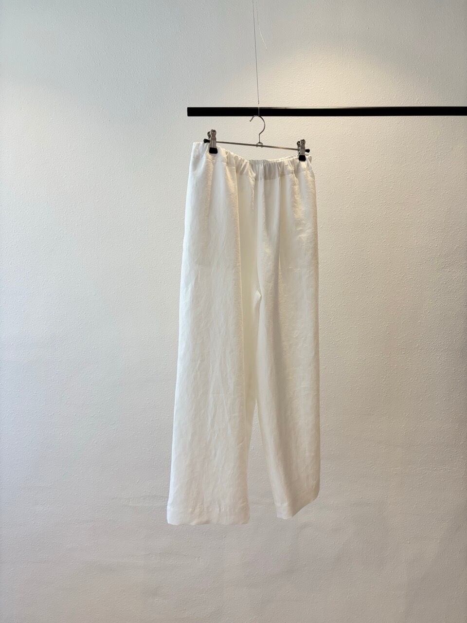 最終値下げ　新品　HERMES コットンパンツ　サイズ40 ホワイト　タグ付き HERMES (エルメス) セリエ ボタンフライ レザーロゴパッチ コットン