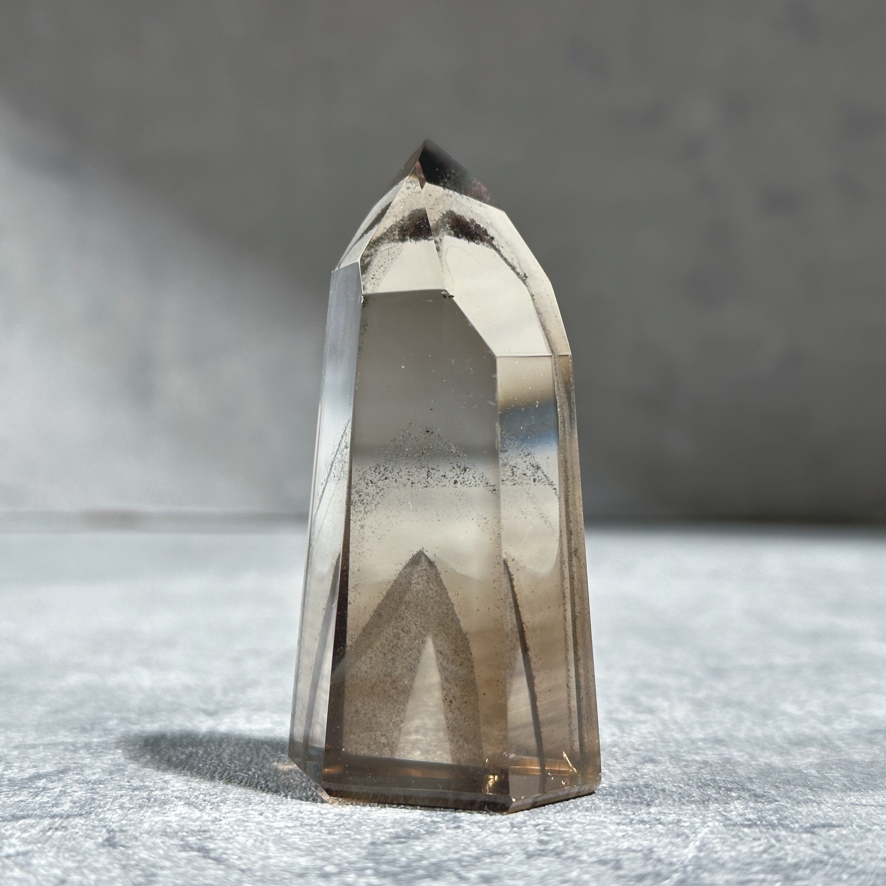 スモーキーファントムクォーツ タワー01◇ Smoky phantom quartz
