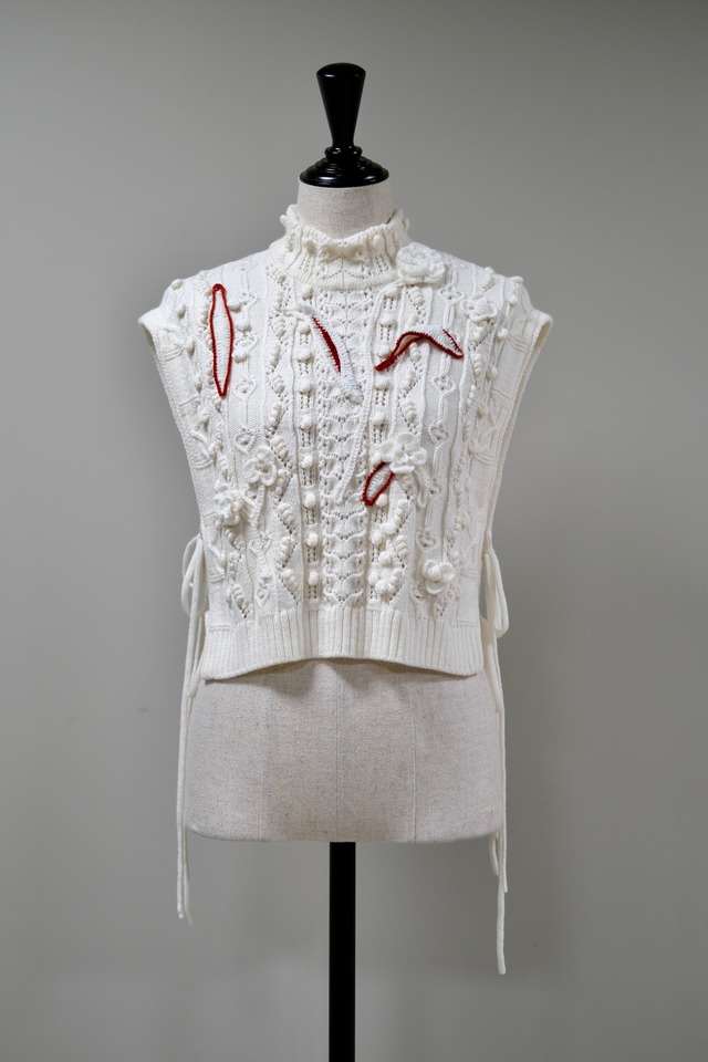 【Mame Kurogouchi】 Floral Motif Hand-Knitted Vest-ecru
