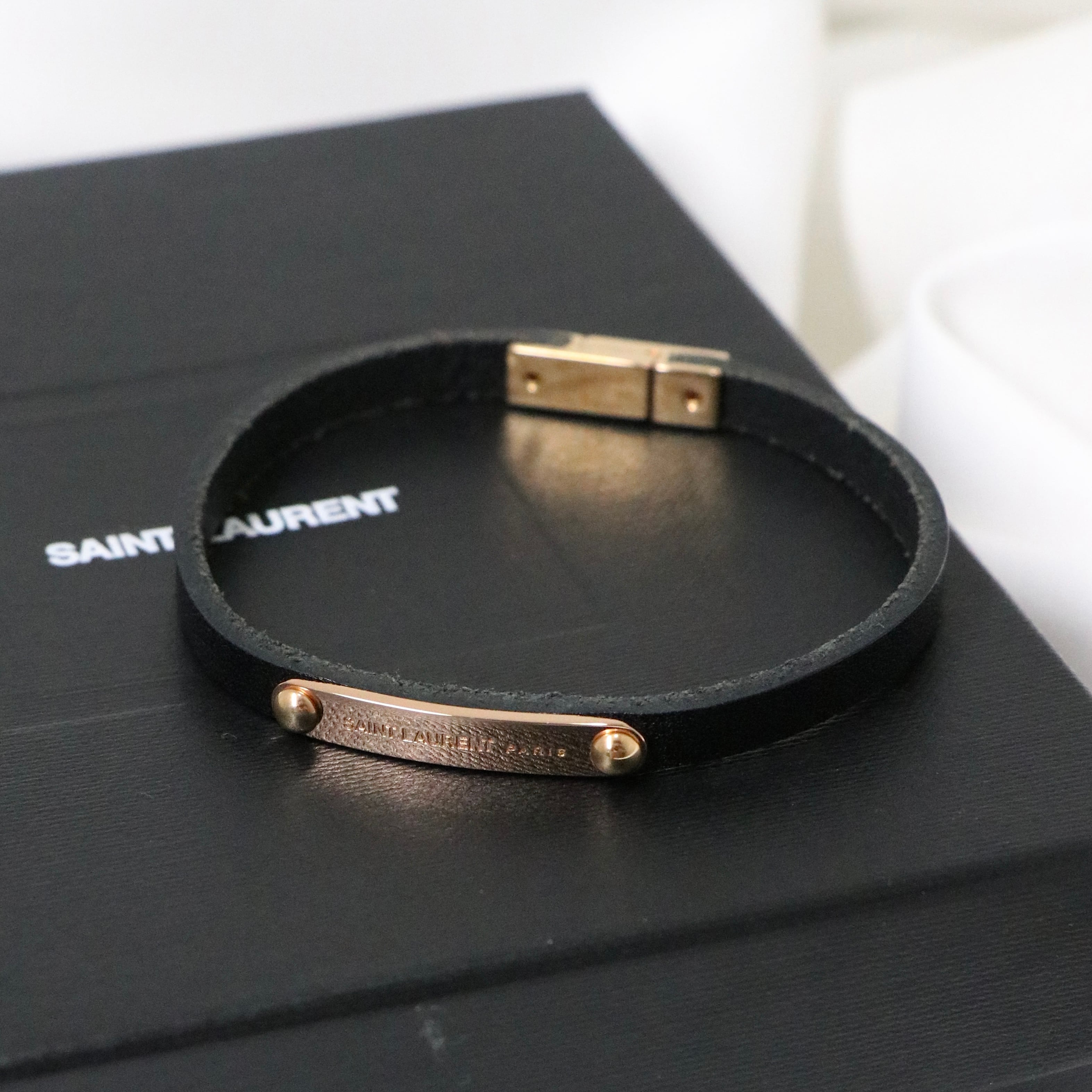 SAINT LAURENT PARIS IDプレート ブレスレット レザー GP ピンク SAINT LAURENT PARIS IDプレート ブレスレット レザー GP ピンク