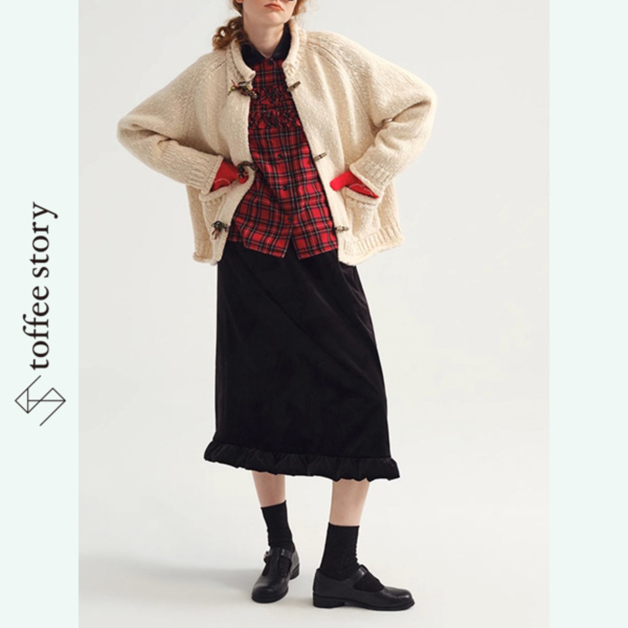 「赤の記憶と黒の襟元」ヴィンテージチェックの贈りものシャツ《P0313》