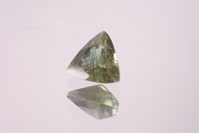 ルドウィジャイトインペリドット　1.85ct　[D2-513]