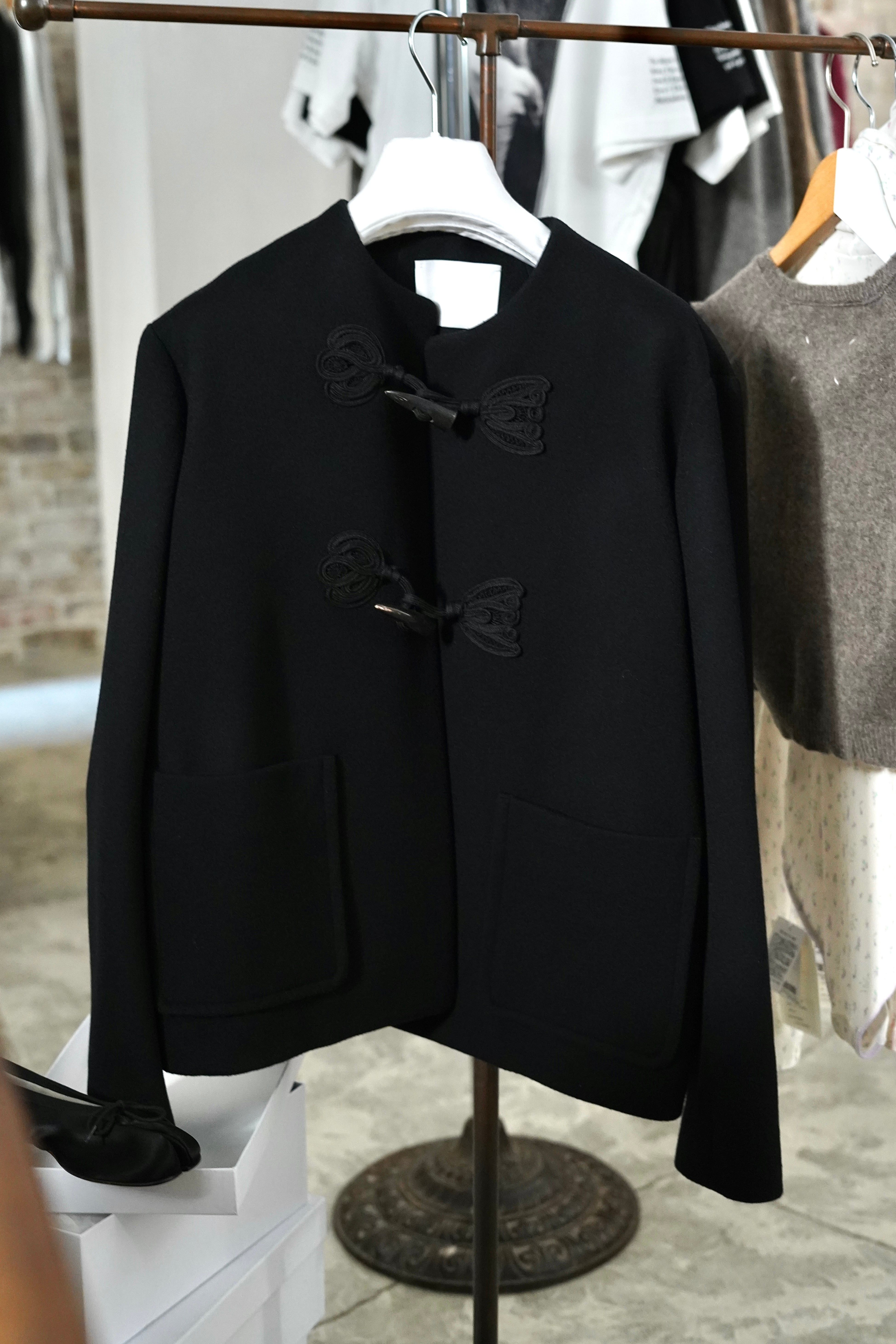 Mame Kurogouchi / Cording Embroidery Short Duffle Coat ( BLACK