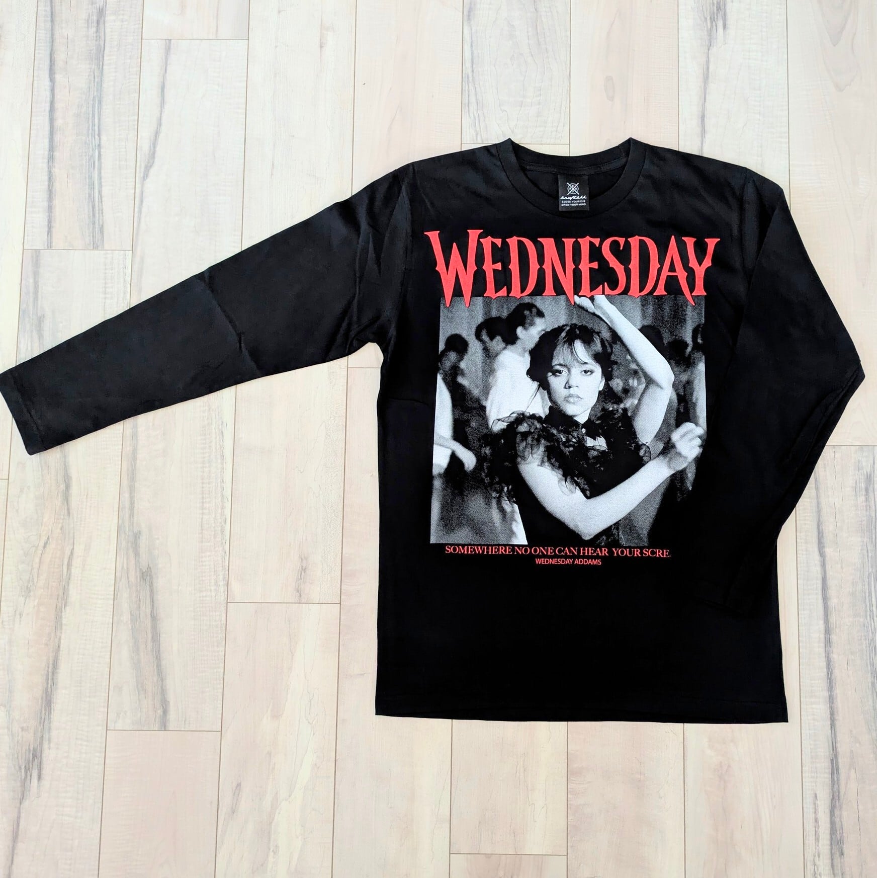 Wednesday / ウェンズデー 】クセ強ダンスver. ロングTシャツ