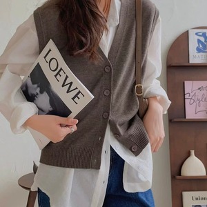 フロントボタンニットベスト　A0854