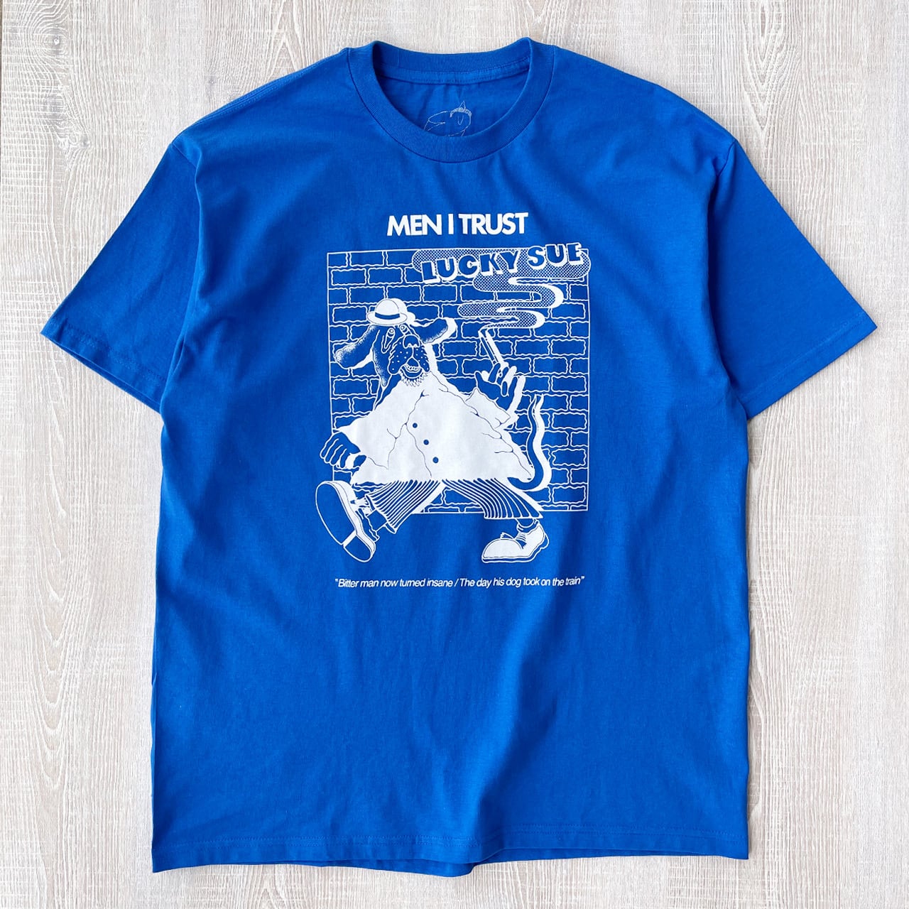 Men I Trust LUCKIE SUE オフィシャルTシャツ ブルー | 裏山urayama