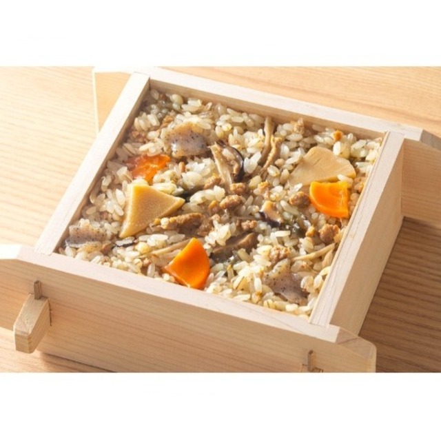 〈たごさく〉もち麦入り　味わい鶏おこわ　200g（1人前）